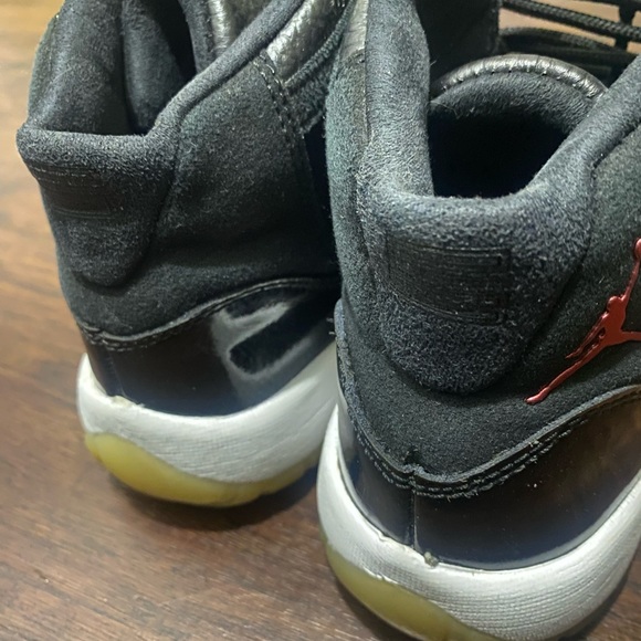 Air Jordan 11 Retro 72-10 Black Bred basketball size 7 womens shoes high - Picture 4 of 7